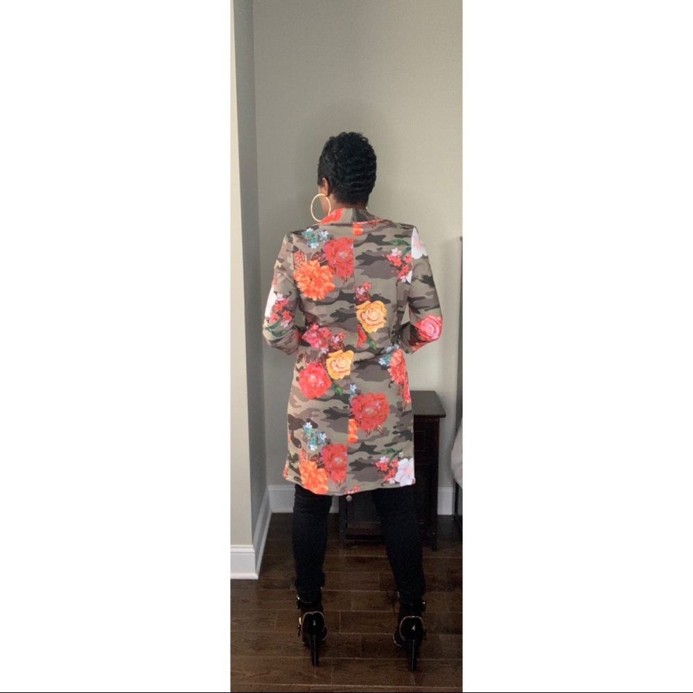Camouflage jacket with floral design - Picture 2 of 4